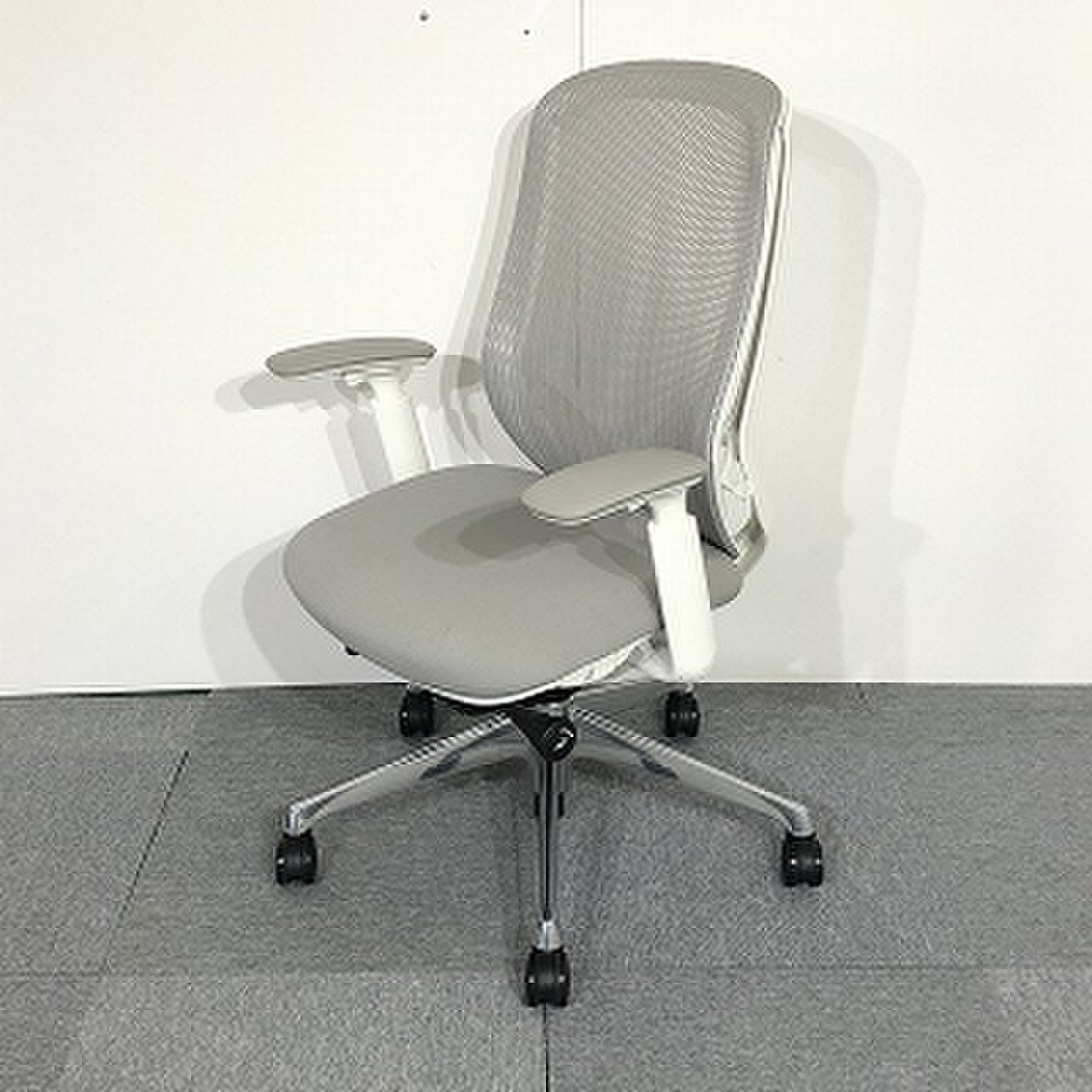 bn　オカムラ　シルフィーチェア　前傾機能　ハイバック　メッシュタイプ　中古 楽天市場】オカムラ シルフィーチェア 中古 ハイバック 肘無