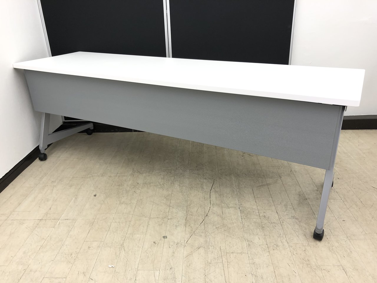 【もはや大型テーブル】W2100のサイドスタックテーブル◆オカムラ製フラプター◆限定1台◆2018年製
                        フラプター 
                                    中古
            