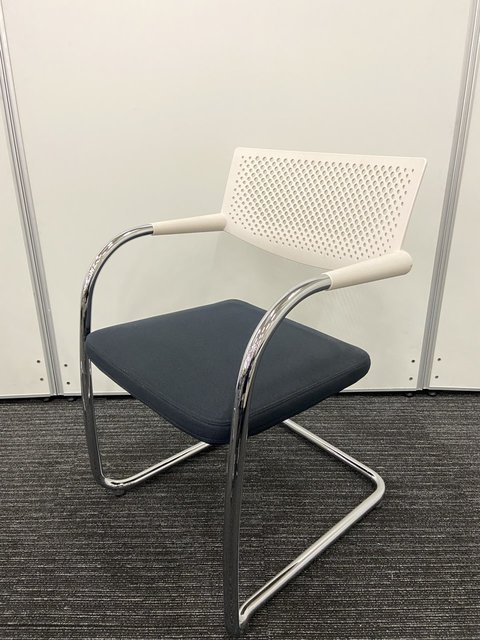 【中古】ビザビチェア vitra/ヴィトラ スタッキングチェア 313479