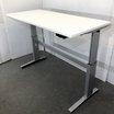 【レア】【Aランク】【昇降デスク(手動)】【スチールケース製】【ホワイト色】【高さH700~1170まで昇降変更可能】【ロット入荷】【福岡倉庫在庫】【2014年製】