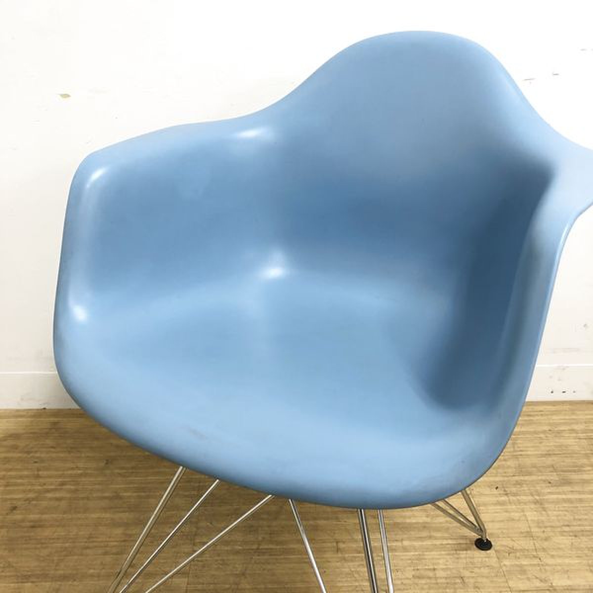 ハーマンミラー　イームズ　チェア 中古】 イームズアームシェルチェア Herman Miller/ハーマン