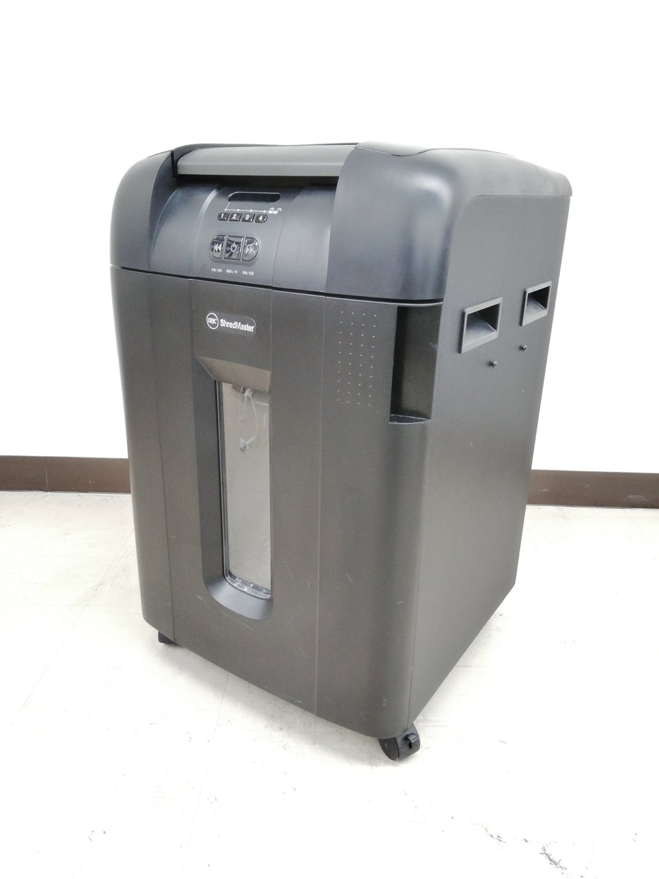 【レア商品入荷】「用紙を置いて・閉めて・自動で裁断！オートフィードシュレッダー登場※1台限定◆アコブランズジャパン製マイクロ 600AFM【RP】
                        オートフィード
                                    中古
            