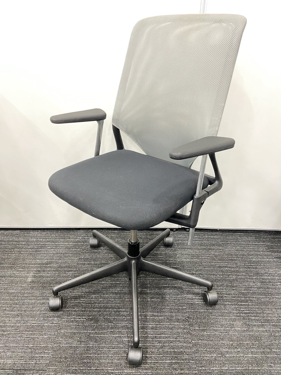 【中古】メダ２チェア vitra/ヴィトラ 肘付ハイバックチェア 314207