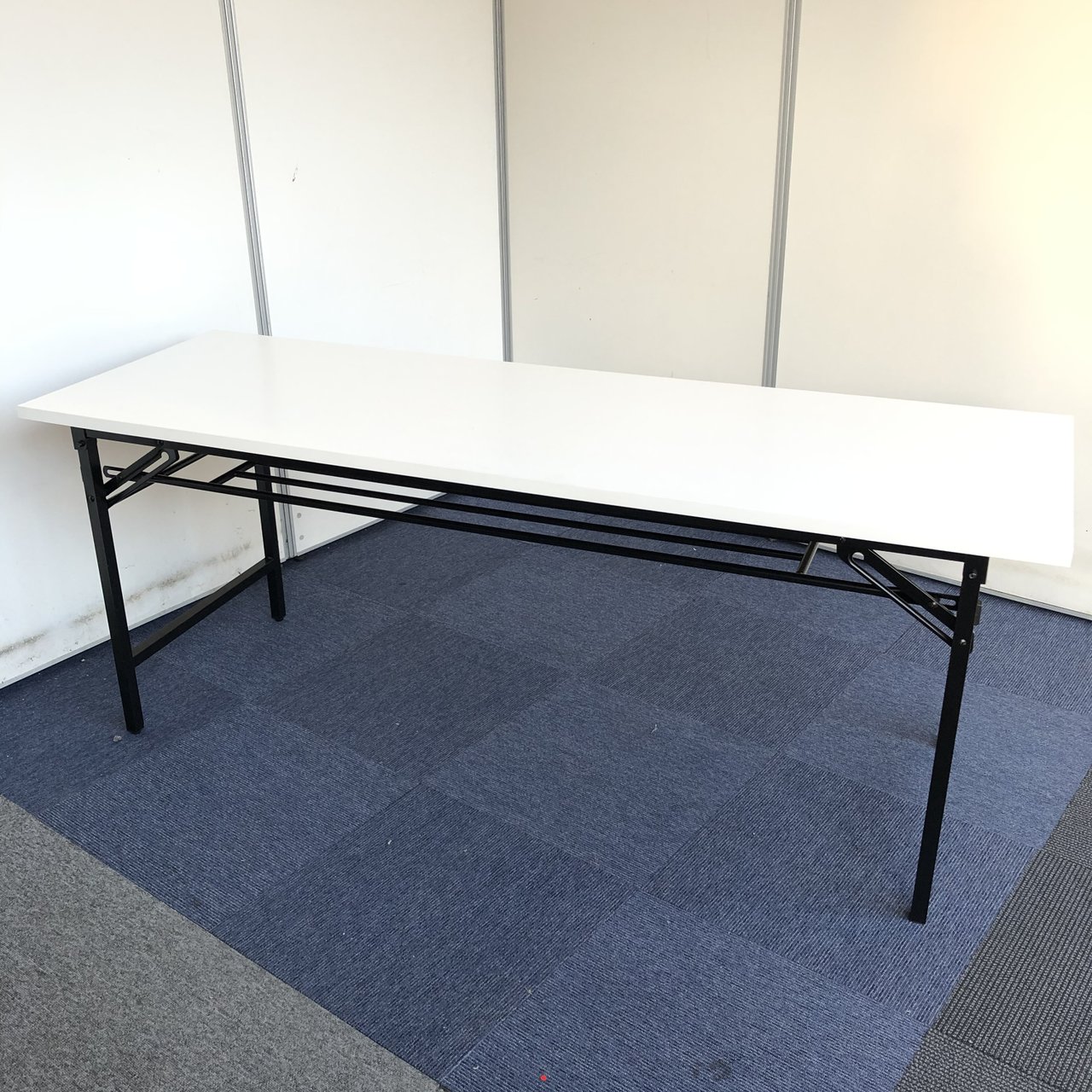 折りたたみテーブル入荷しました！これからの時期に需要増加間違いなし！｜ホワイト　W1800
                        その他シリーズ
                                    中古
            