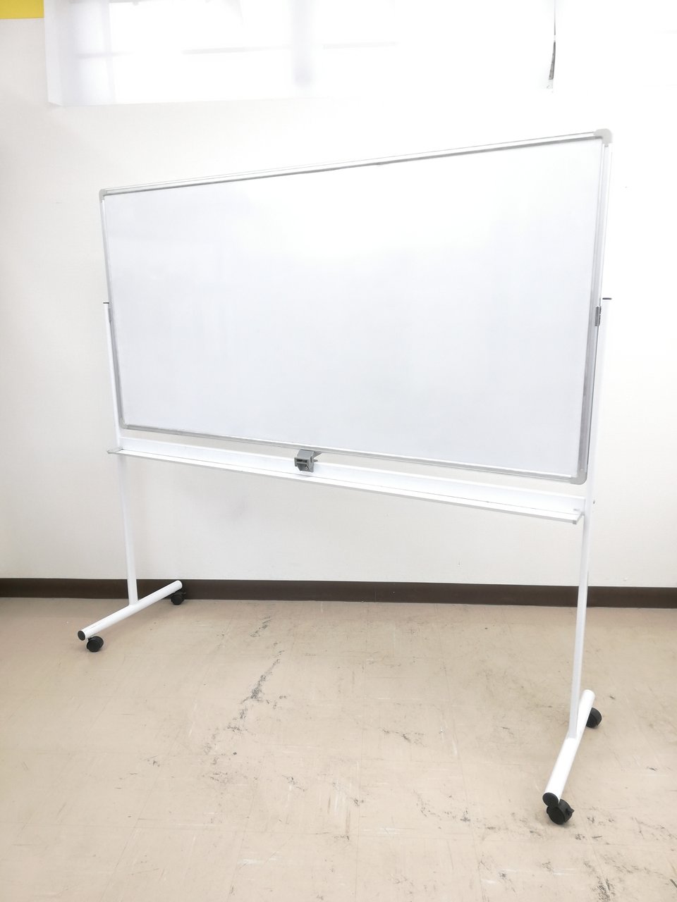 【状態要考慮】板面横幅1800ｍｍ大き目ホワイトボード※両面タイプ※へこみ複数個所◆ノンブランド品【RP】
                        その他シリーズ
                                    中古
            