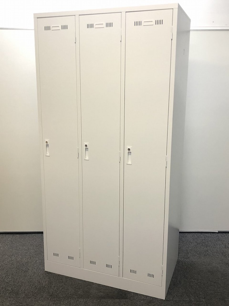 生興｜3人用ロッカー｜ホワイト｜鍵付き｜【中古品】【新大阪】【北区】【淀川区】【北摂】【増員】
                        SLK 
                                    中古
            