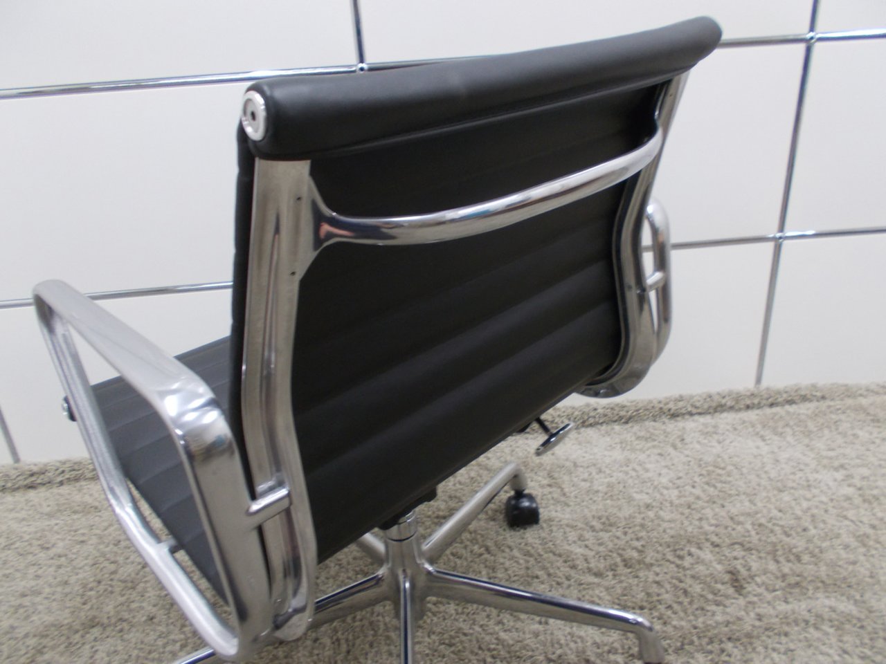 中古】イームズ アルミナム Herman Miller/ハーマンミラー 中古】イームズ アルミナム Herman Miller/ハーマンミラー