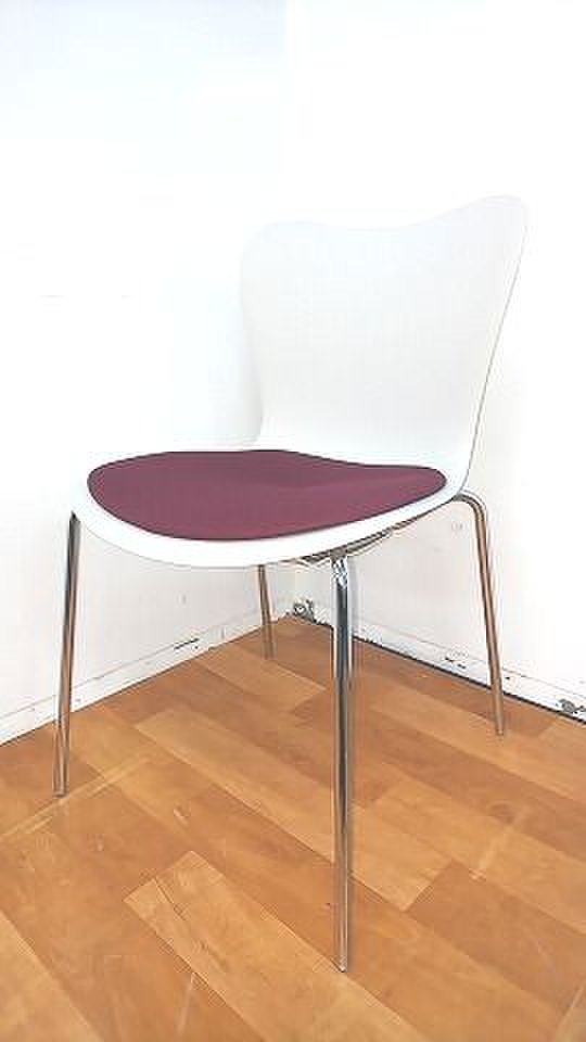 注目商品！！【定価約3万円！！座面クッションパープルカラー！！背もたれホワイト！！ミーティングチェアの入荷です！！】内田洋行/ML-310 
                        ML-310
                                    中古
            