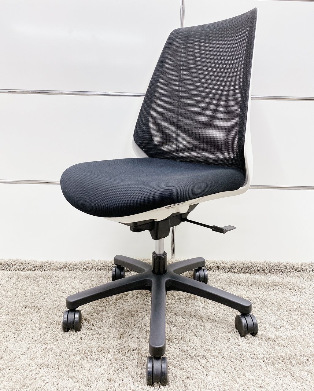 【KS】【お得なメッシュチェア入荷！】■イトーキ　(NONA)ノナチェア　ブラック　■エフチェアのロー価格モデル！【在庫入替特価！】
                        ノナ
                                    中古
            