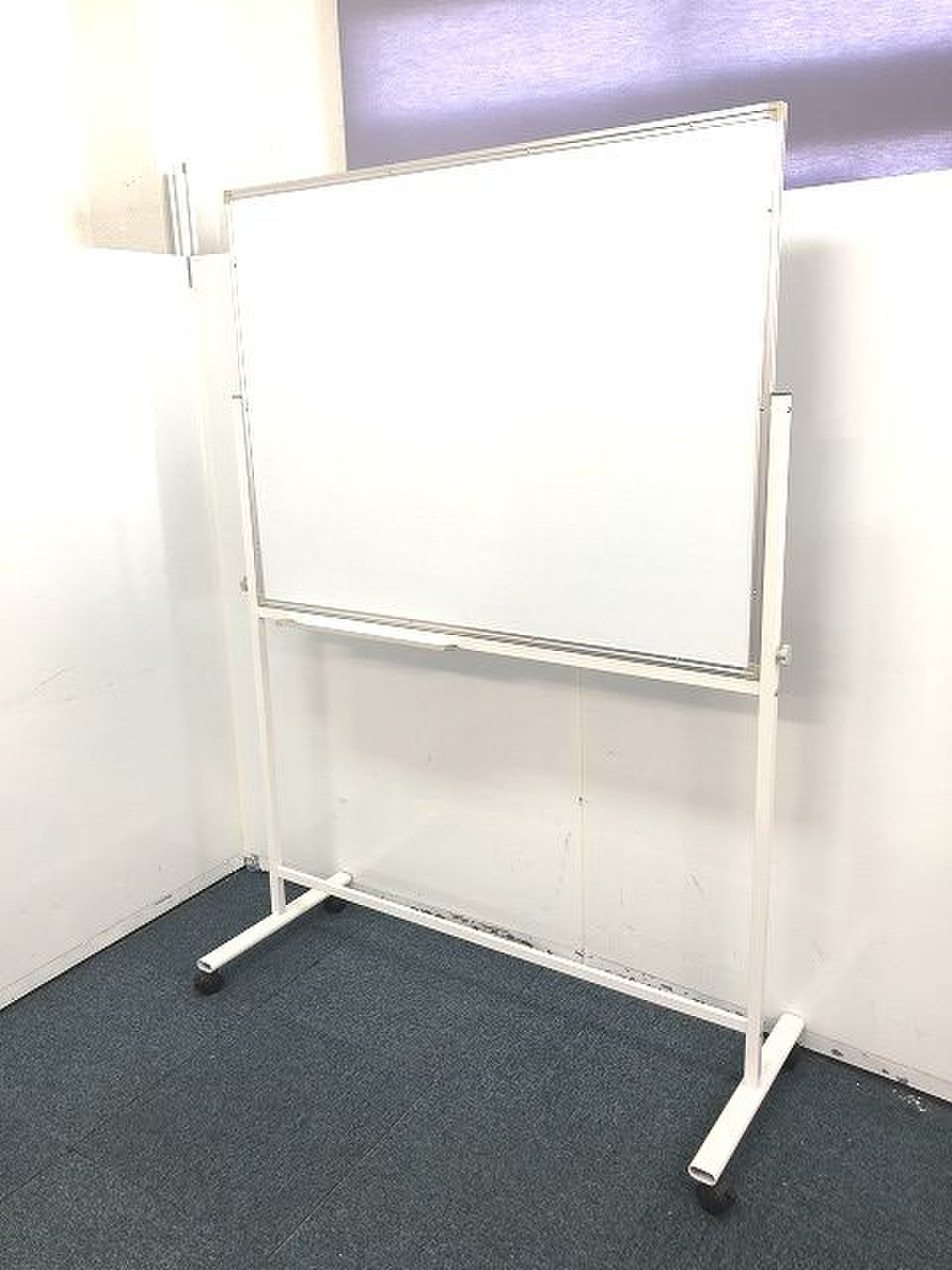 【自立式両面ホワイトボードの入荷です！！コンパクトな1200ｍｍサイズ！！】
                        その他シリーズ
                                    中古
            