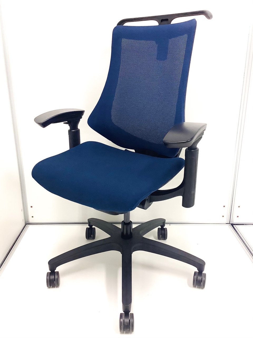 【2万円クラス神田店問い合わせランキング1位！】 イトーキ/エフ/ネイビーブルー色
                        エフ 
                                    中古
            