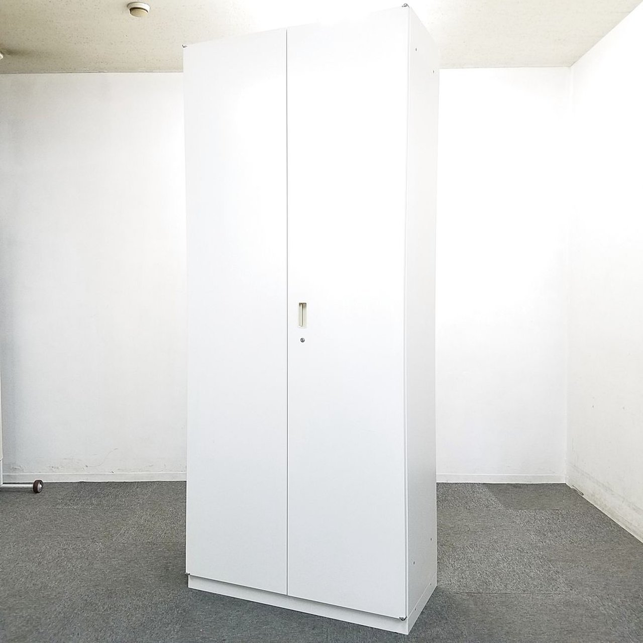 【8台入荷】定番のキャビネット入荷！中古　オフィス　キャビネット　イトーキ　棚　書庫　ホワイト
                        シンライン 
                                    中古
            