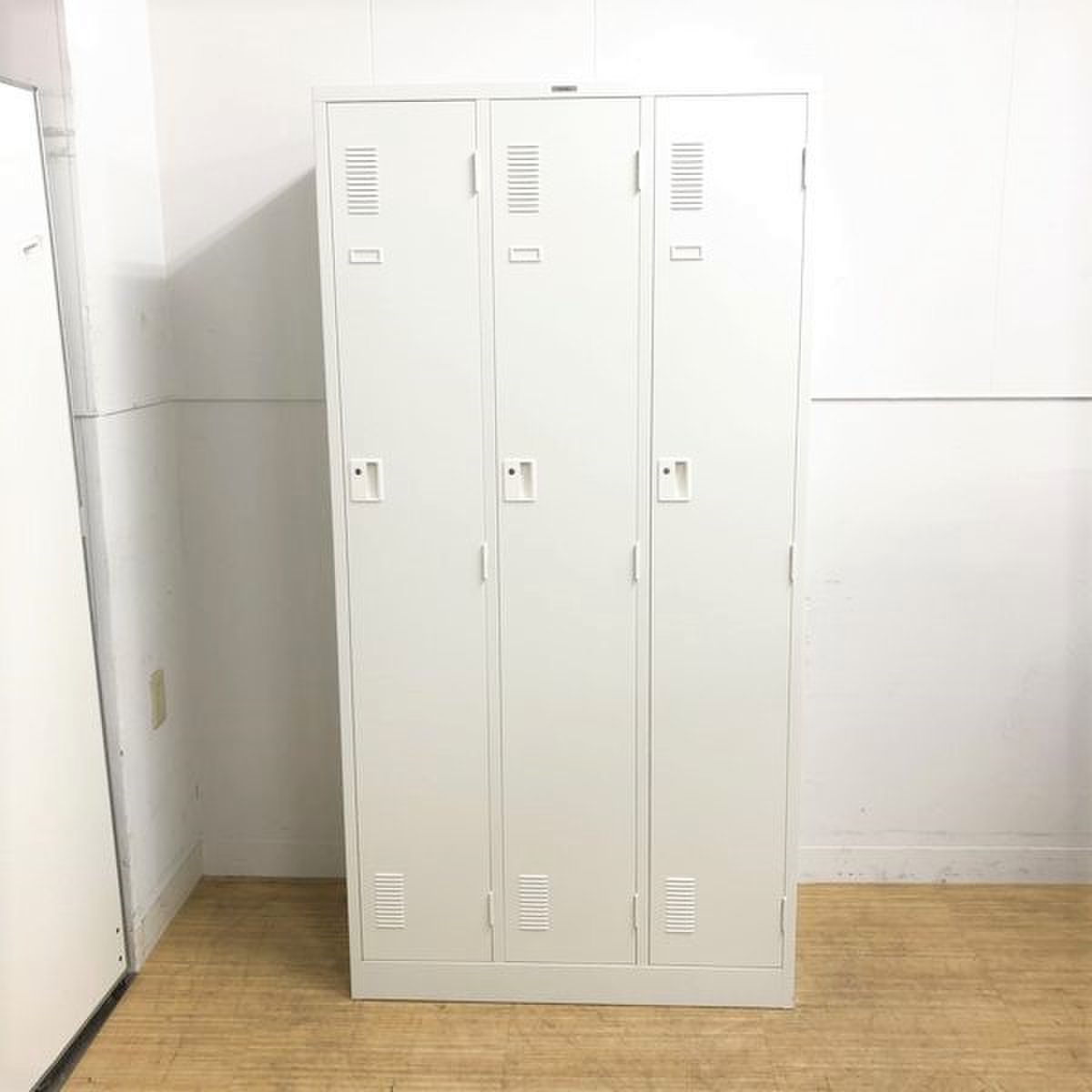 新品】LK LK3JN-W ナイキ/NAIKI 3人用更衣ロッカー 315434