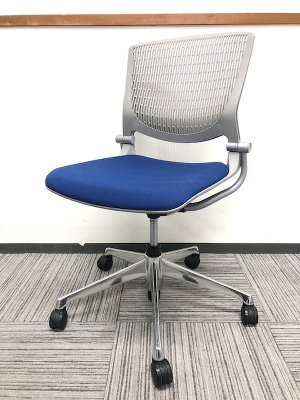 【少し高級感ある会議室に！】安定の座り心地をここに！
                        グラータ 
                                    中古
            