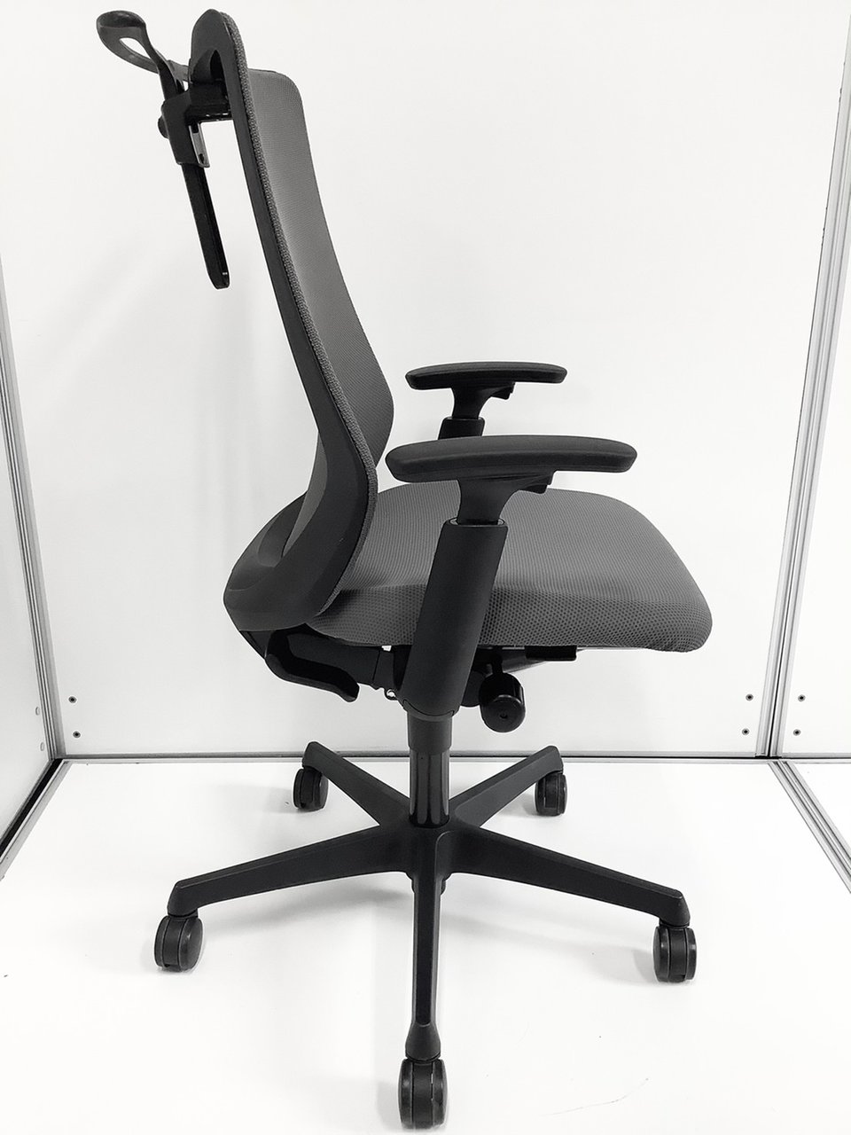 中古】フルーエントチェア CB86ZR FKA2 オカムラ/okamura 肘付