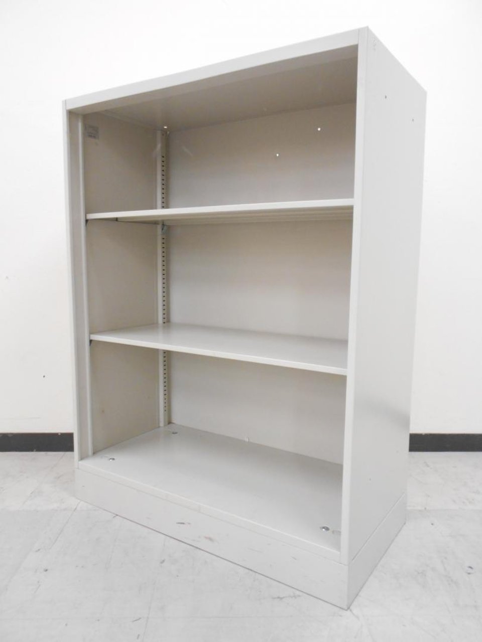 【出し入れ楽々！扉無しタイプ】オカムラ　42型シリーズ　オープン書庫／色：ニューグレー（メーカー色：ライトスモーク） ★
                        42 
                                    中古
            