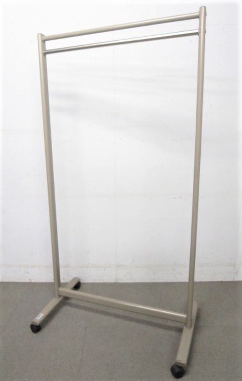 【キャスター付でフレキシブルに使える！】■オカムラ製　コートハンガー　■10~15名程度ご利用にオススメ！
                        ハンガーラック
                                    中古
            