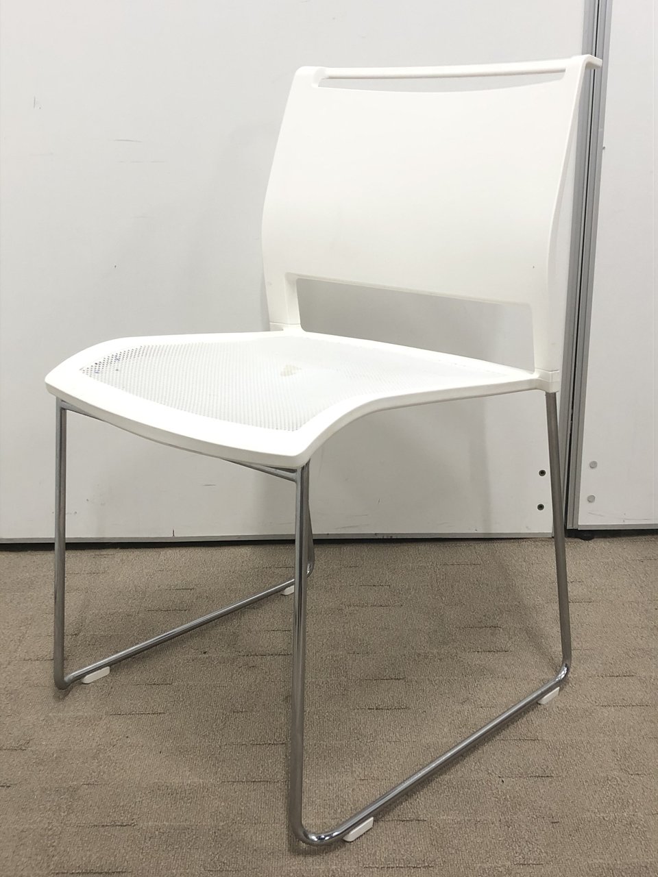 【シミ有のため特別価格！】チェア事に状態が違うので店員に聞いてください！
                        その他シリーズ
                                    中古
            