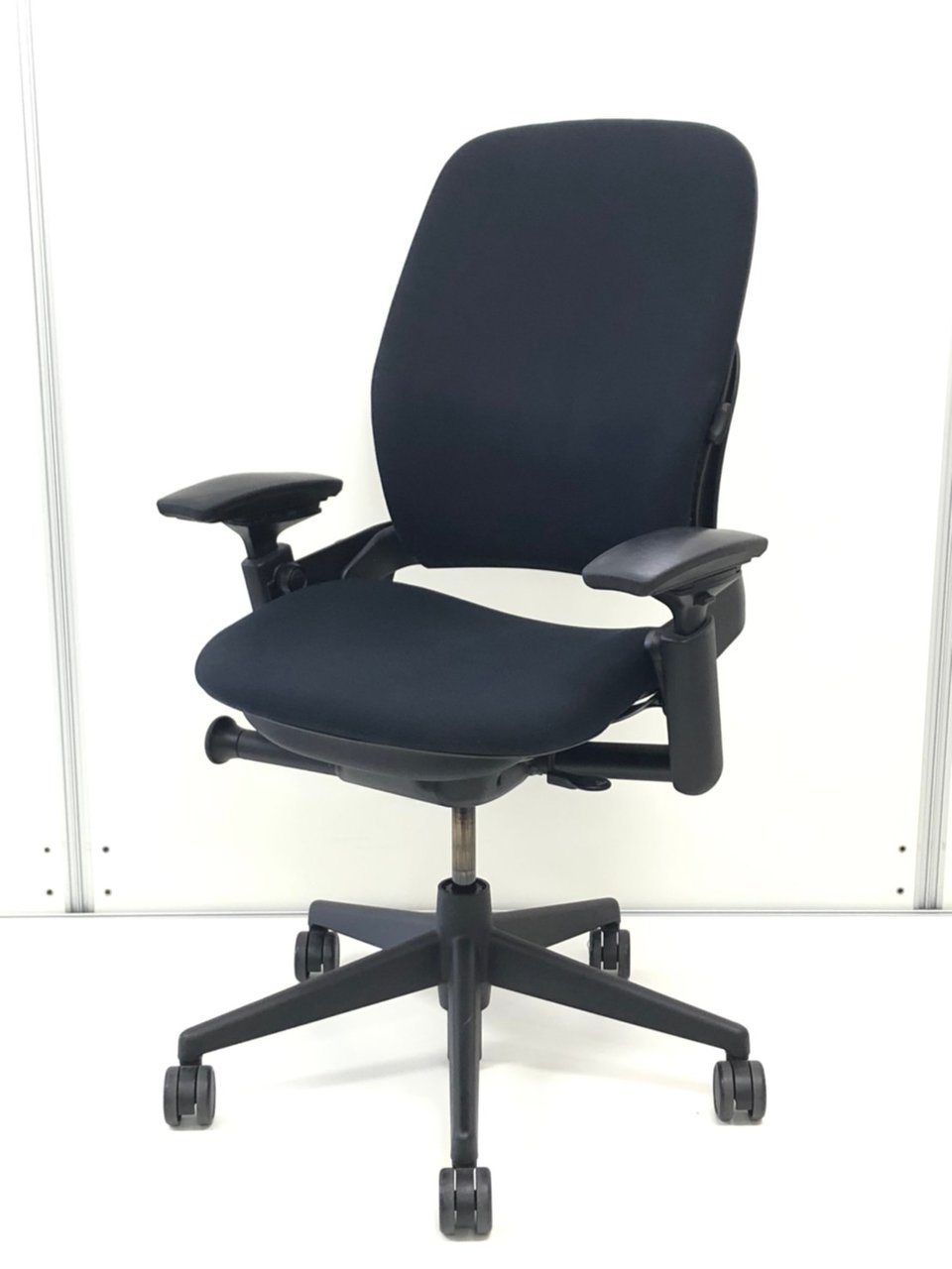 【中古】リープV2 Steelcase/スチールケース 肘付ハイバックチェア