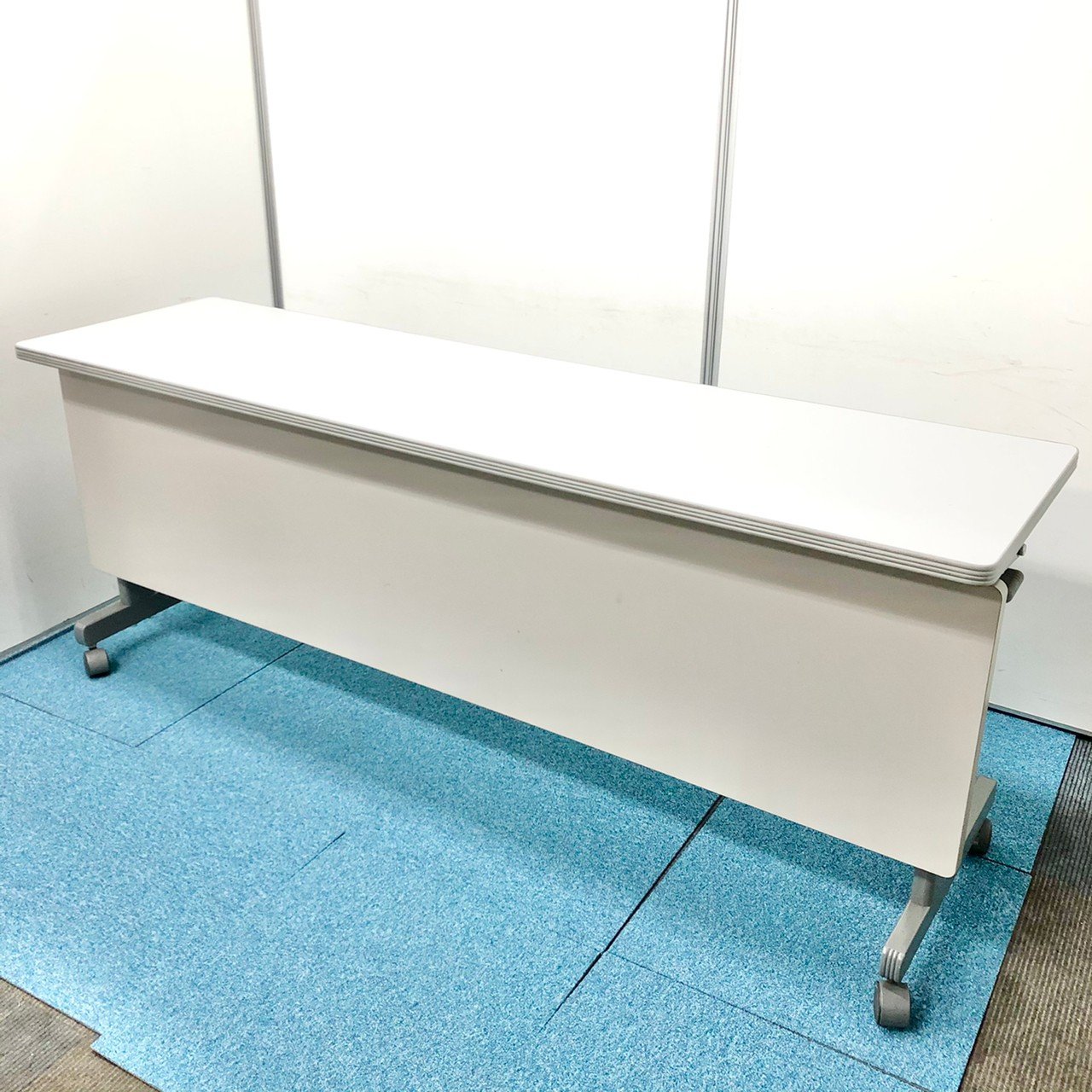 【スペースの有効活用】サイドスタックテーブル/折りたためてコンパクト！イトーキ製
                        その他シリーズ
                                    中古
            