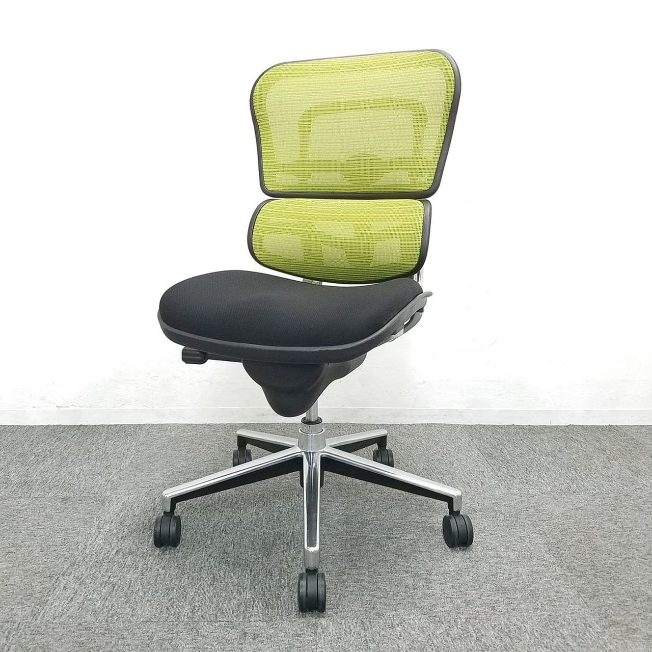 【ロット商品】人気の高級チェア！背もたれの高さを変えることのできる海外製チェア入荷！！
                        ベーシック 
                                    中古
            