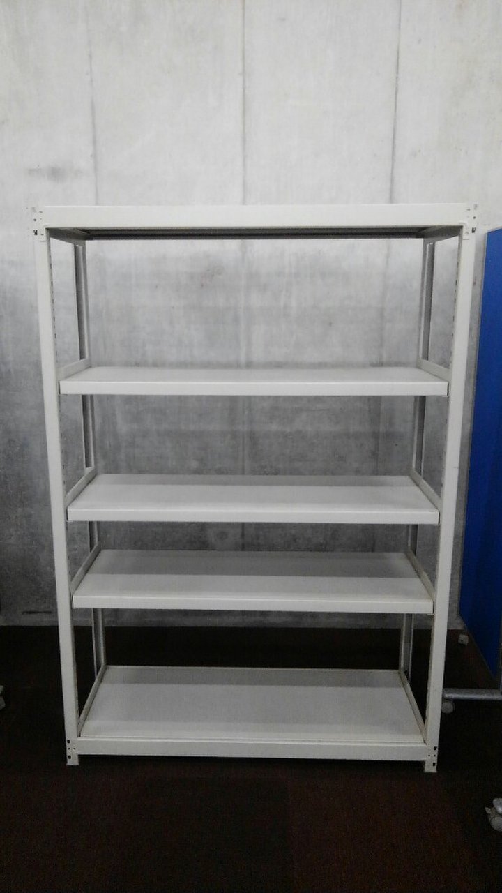 軽量ラックが1台 入荷致しました。　注)呼称W1200/D455　実寸W1240/D455　天地5段　耐荷重：段/150kg　ボルトレスなので組立も簡単！ 
※マテハン本舗の中古商品は、千葉県柏市に在庫がございます。
                        不明
                                    中古
            