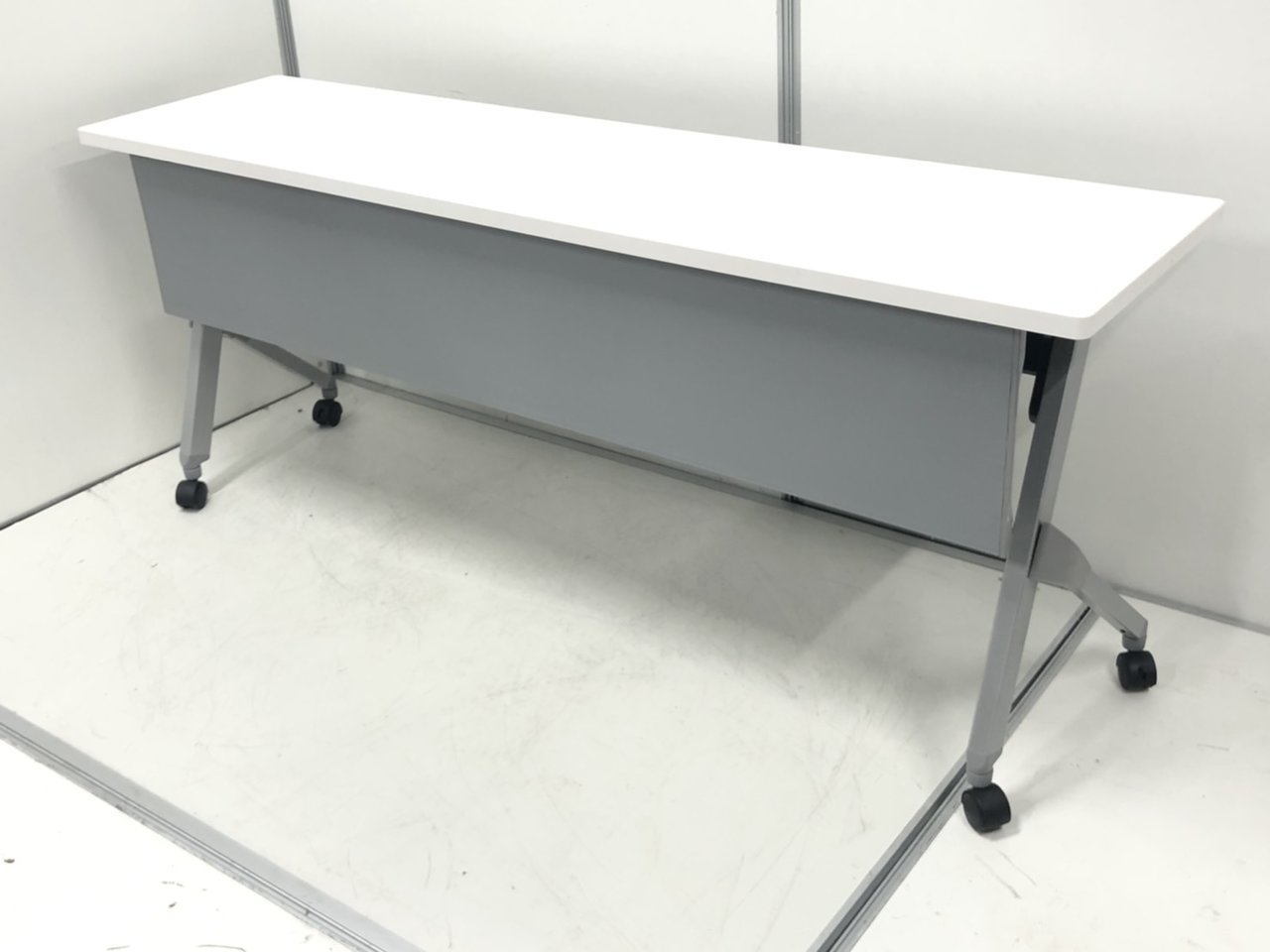 【10台入荷！！】1800mm幅のコンパクトで使いやすい収納テーブル！！ミーティングチェアもセットご購入出来ます！
                        フラプター 
                                    中古
            