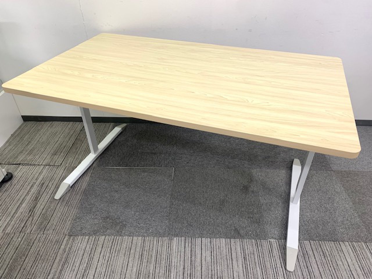 【1台入荷！】人気のナチュラル天板！｜T字脚｜
                        その他シリーズ
                                    新古品
            