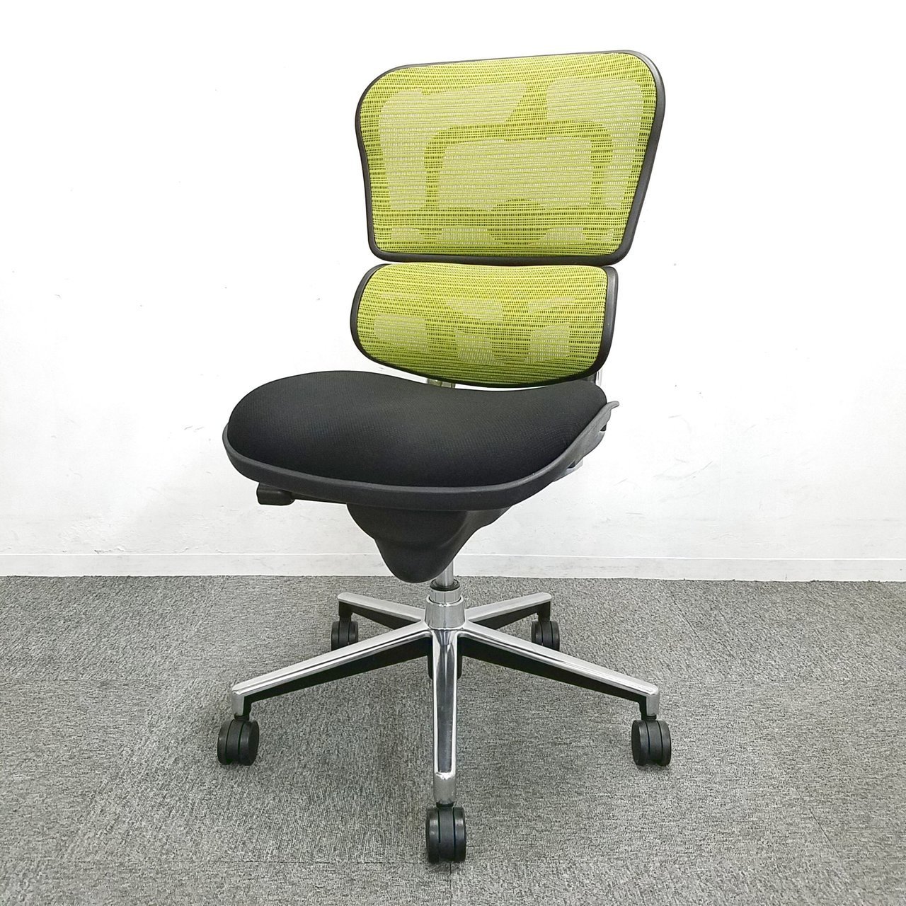 【追加入荷！！】エルゴフューマン｜ベーシック｜ライトグリーンカラー｜肘無しハイバックチェア！！【オフィスチェア店】
                        ベーシック 
                                    中古
            