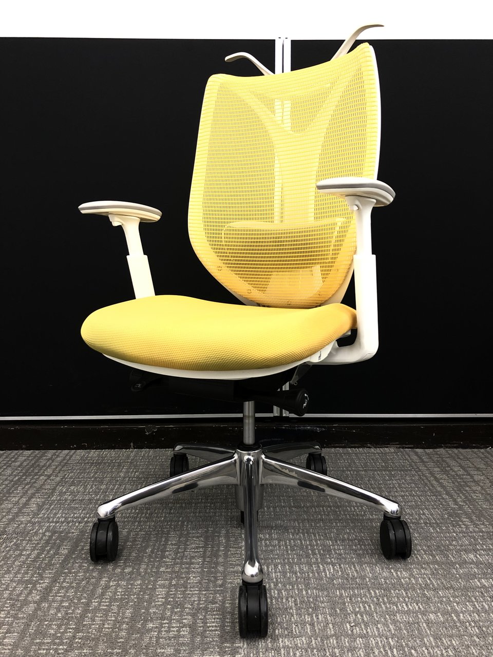 【残り1脚！】ほぼAランク【2016年製】【状態要考慮】元気カラー！イエローサブマリンいやサブリナ（Sabrina）チェア※座面色褪◆オカムラ製
                        サブリナ 
                                    中古
            