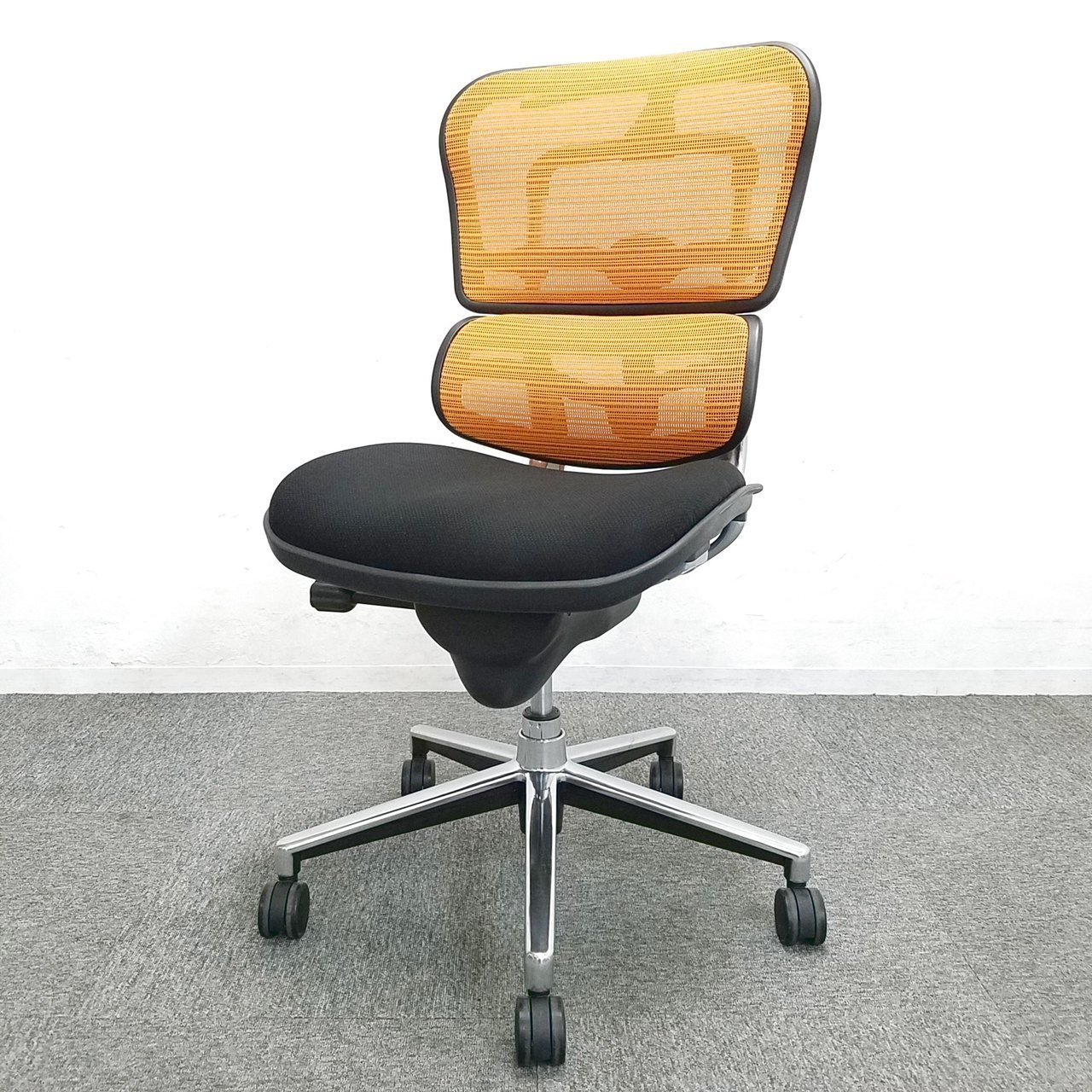 【レア商品】エルゴフューマンのベーシック｜｜肘無しハイバックチェア！！【爽やかなオレンジカラー】
                        ベーシック 
                                    中古
            