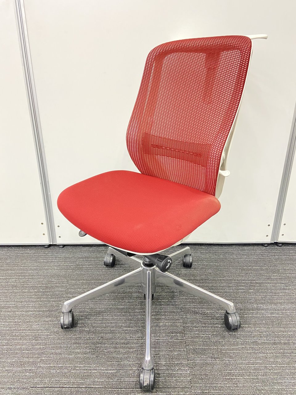 【テレワーク推奨チェア】2016年製！オカムラ/okamura/シルフィー/レッド【倉庫在庫品】【滞留品】
                        シルフィー（クッション） 
                                    中古
            