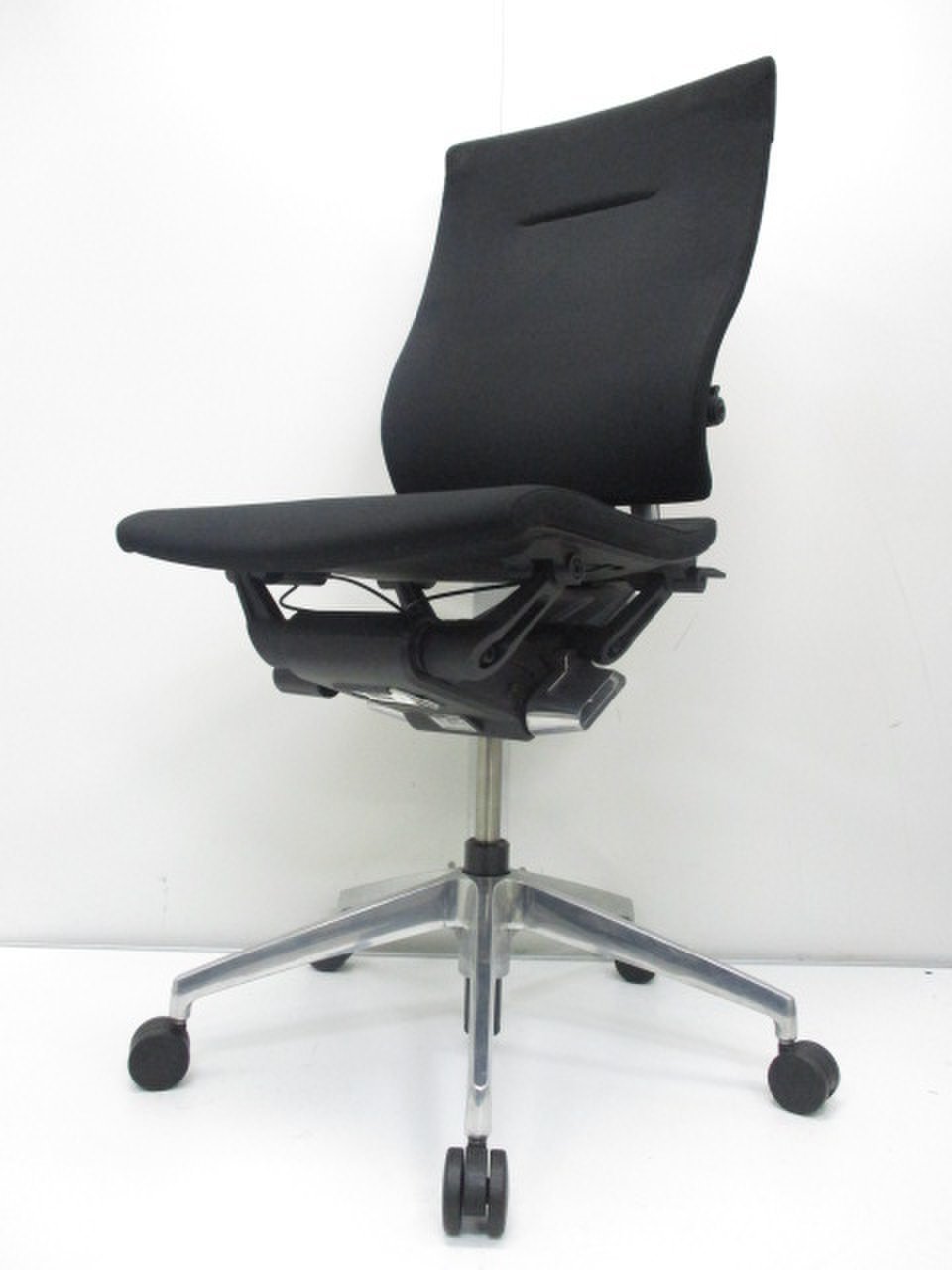 【人気チェア】イトーキ　スピーナチェア　ブラックカラー　肘なしハイバックチェア【リクライニング調節】【座り心地抜群】【京都・滋賀】
                        スピーナ（エラストマー） 
                                    中古
            