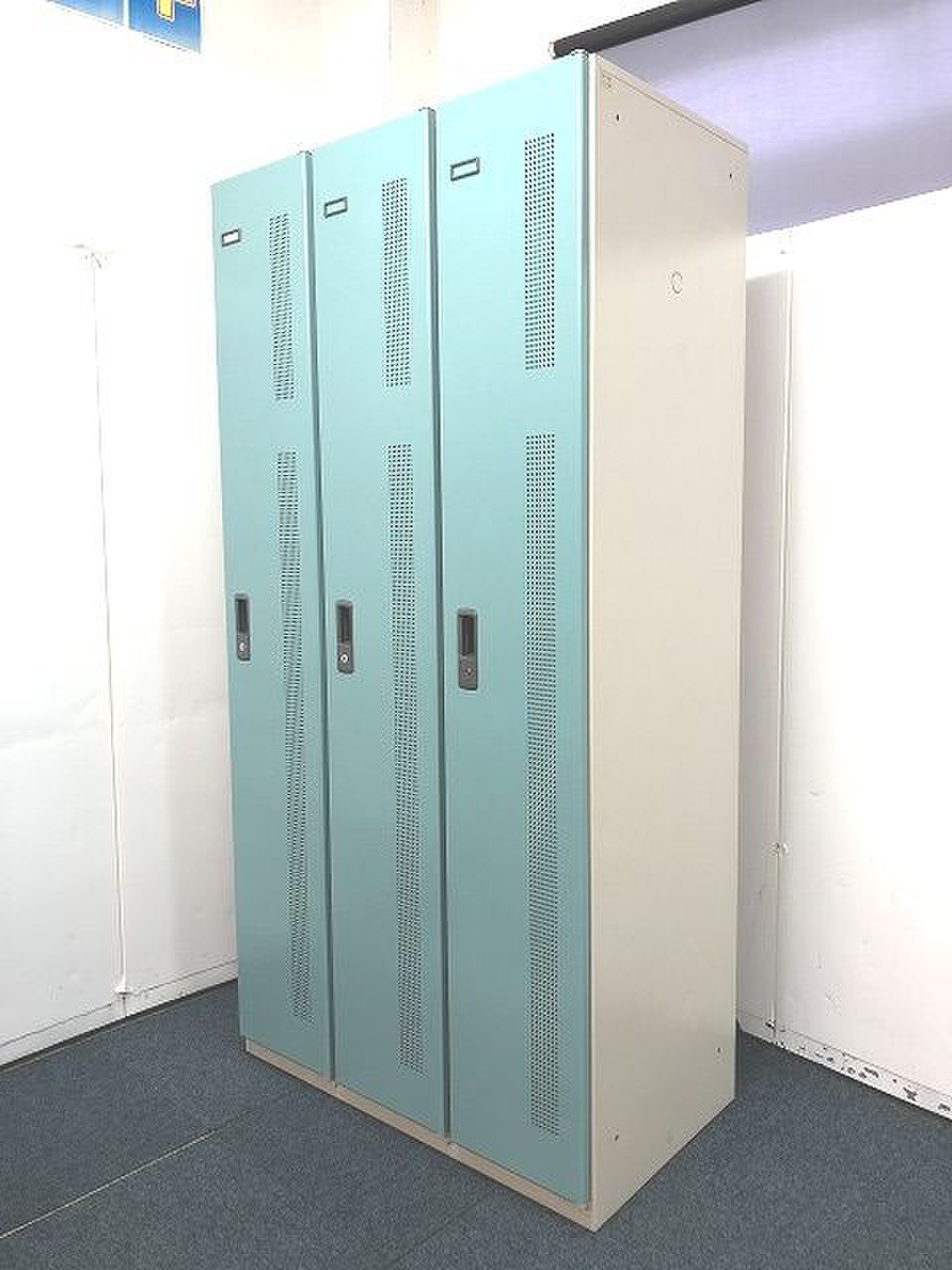 【KS】希少商品！限定2台のブルーカラーの3人用ロッカーを入荷！■生興
                                    中古
            