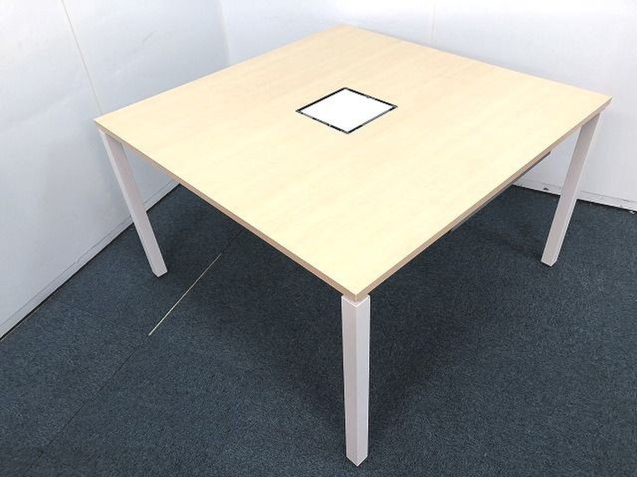 【KS】【引き出し２か所＆配線タップ付新スタイルデスク】
                        ワークフィット 
                                    中古
            