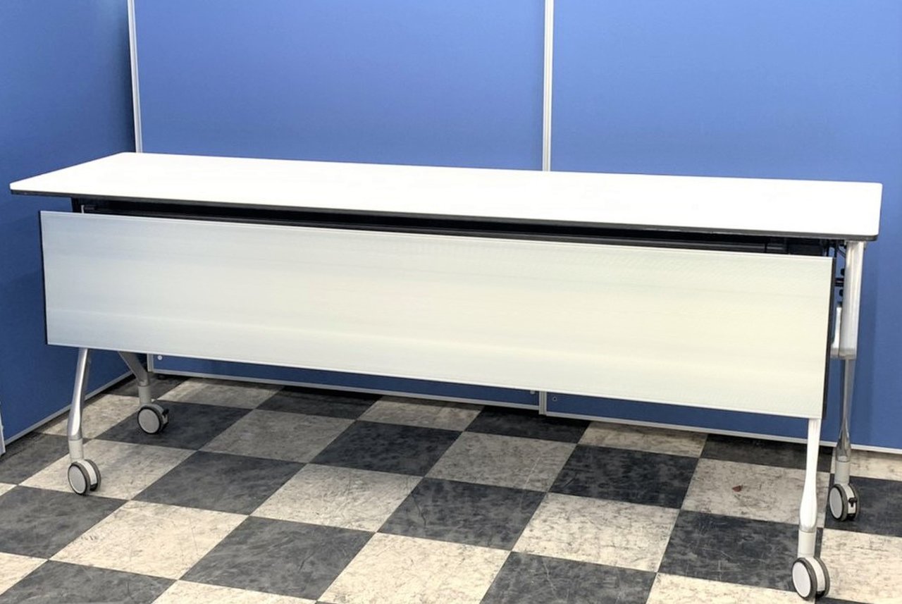 【KS】【6台まとめて入荷！】奥行き450㎜のスリムなタイプです！対面で天板が折れ、コンパクトにまとまるテーブルです！
                        インターアクトNT 
                                    中古
            