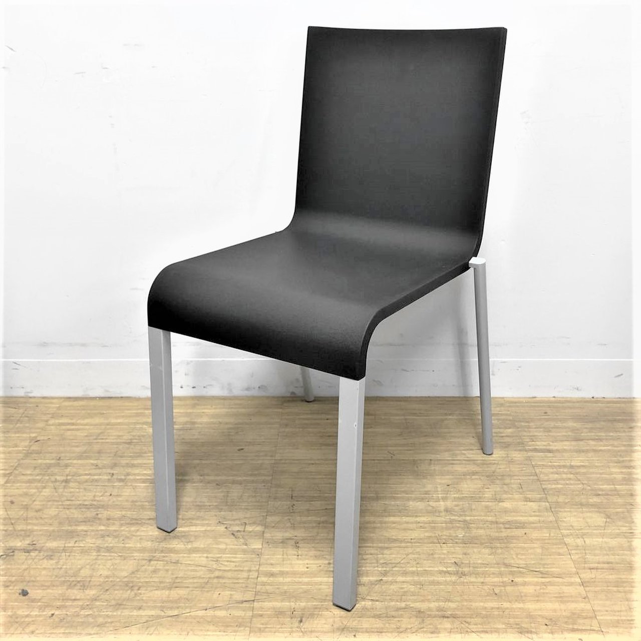 【中古】ゼロスリー vitra/ヴィトラ スタッキングチェア 320355