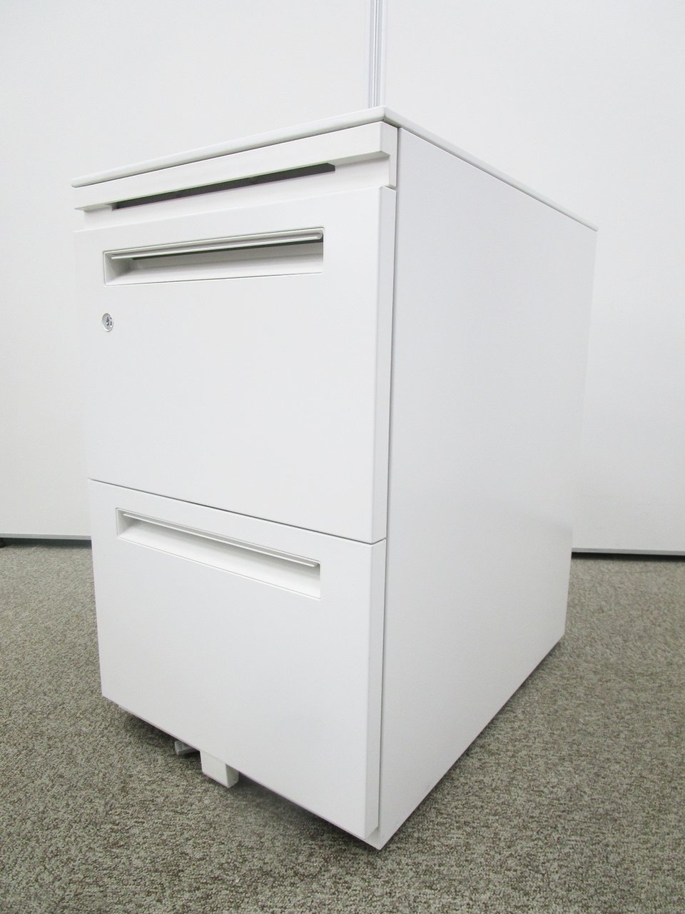 A4ファイルの収納にもオススメ！ホワイトワゴン入荷！｜起業　拠点開設　移転
                        スカエナワゴン 
                                    中古
            