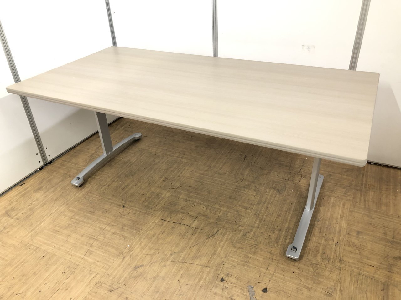 【定価約10万円！！6人用におすすめ！！1800ｍｍナチュラルカラーテーブル！！】■コクヨ
                        MT-K160シリーズ 
                                    中古
            