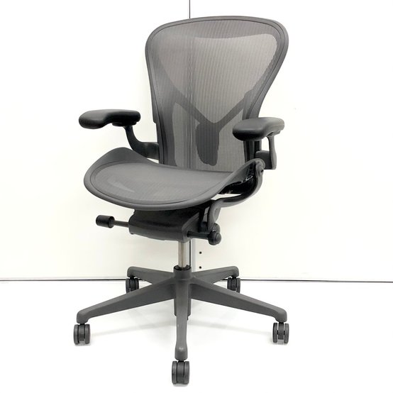 中古 アーロンチェア Er1b22pw Zssg1g1g1bbbk Herman Miller ハーマンミラー 肘付ハイバックチェア 日本橋店 中古オフィス家具ならオフィスバスターズ