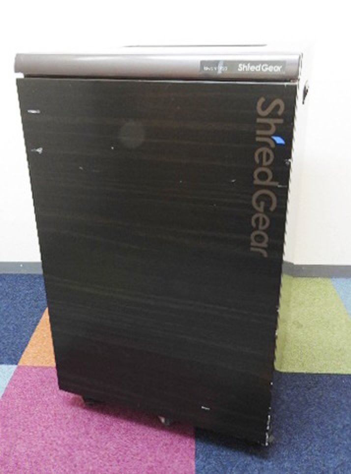 【高いセキュリティレベル！】■業務用シュレッダー　kiwami F20■【スタイリッシュなブラック】【おつとめ品】キズあり【RP】
                        極美
                                    中古
            