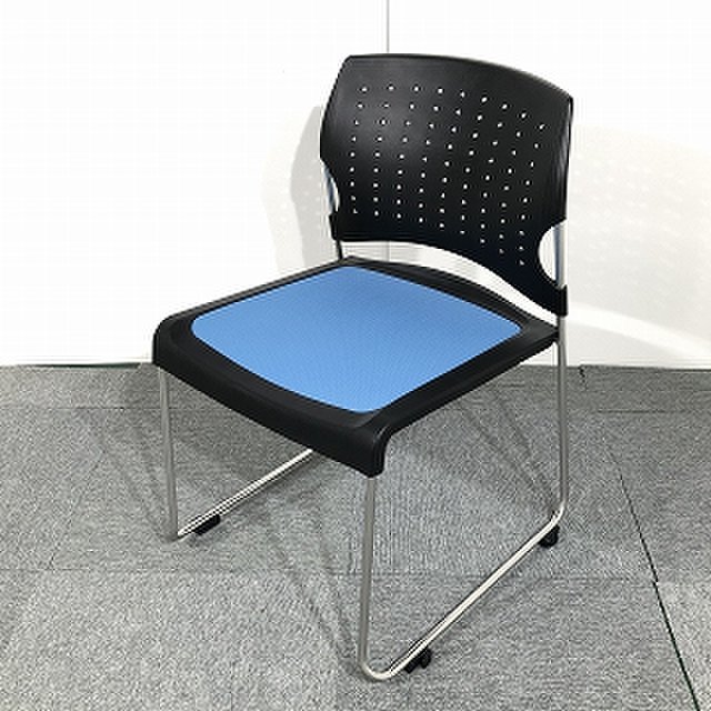 【ロット商品】80脚以上の大量入荷！会議室にもおすすめなスタッキングチェア【関西倉庫在庫】
                        プレド 
                                    中古
            