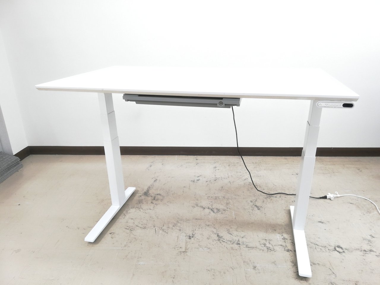 【2015年製】【3台入荷】進化するオフィスワーク！上下昇降デスク蓮田発入店スイフト（Swift）◆オカムラ製【RP】
                        スイフト 
                                    中古
            