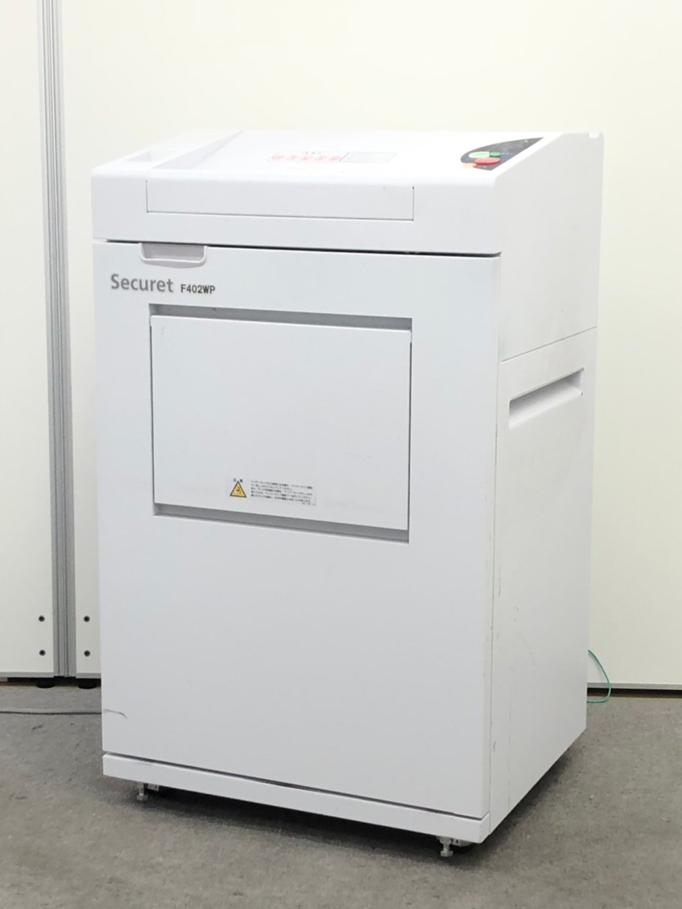 【オートプレス機能でチップを圧縮！】■【業務効率改善！】大容量クロスカットシュレッダー■Securet　F402WP【最大25枚程度細断】■30名程度のオフィスにも対応！
                        セキュレット 
                                    中古
            