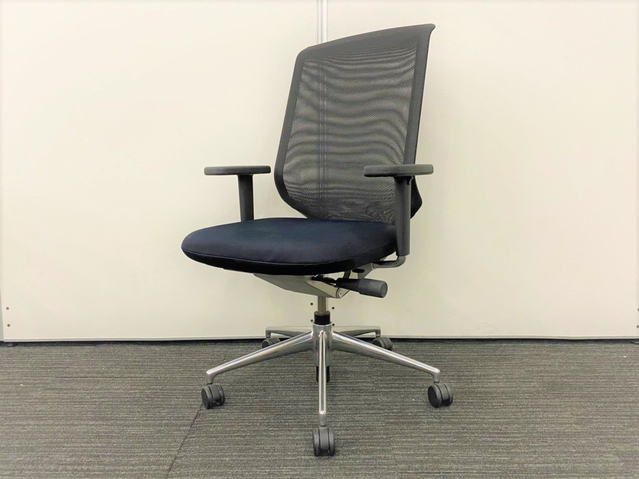 メダチェア vitra/ヴィトラ 肘付ハイバックチェア 中古】メダチェア vitra/ヴィトラ 肘付ハイバックチェア 280200
