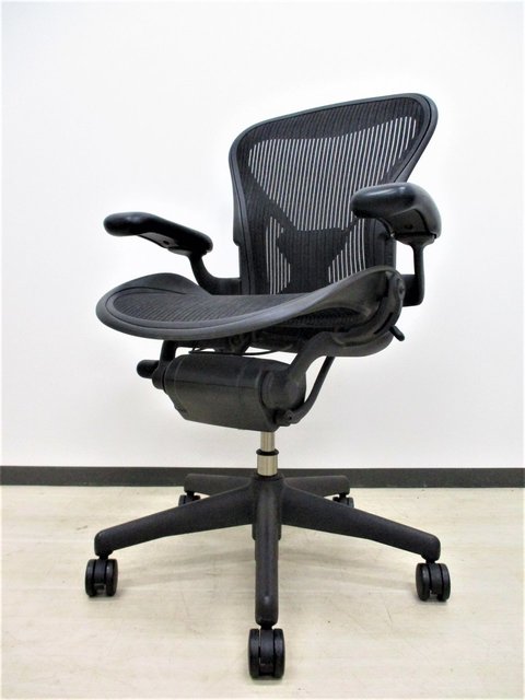 中古 アーロンチェア Herman Miller ハーマンミラー 肘付ハイバックチェア つくば店 中古オフィス家具ならオフィスバスターズ