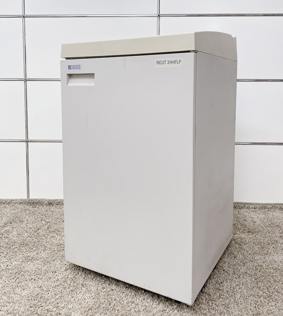 【KS】【A3カット可能】■業務用シュレッダーRICUT 3144FLP【日焼けあり商品】	
                        リカット 
                                    中古
            