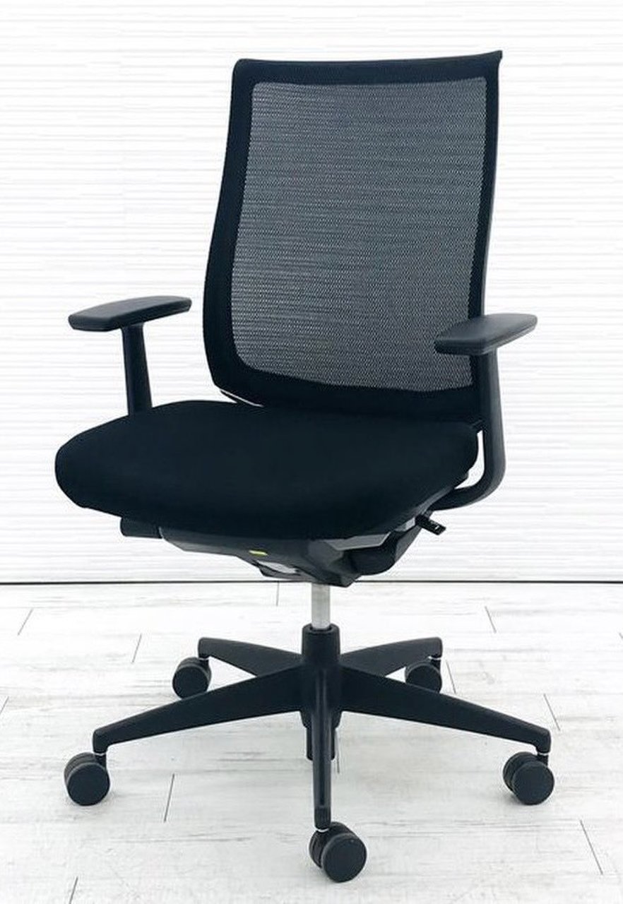 【高級感あふれるチェア】【在宅ワークにもオススメ！】【コクヨ/ベゼル】
                        ベゼル 樹脂脚
                                    中古
            