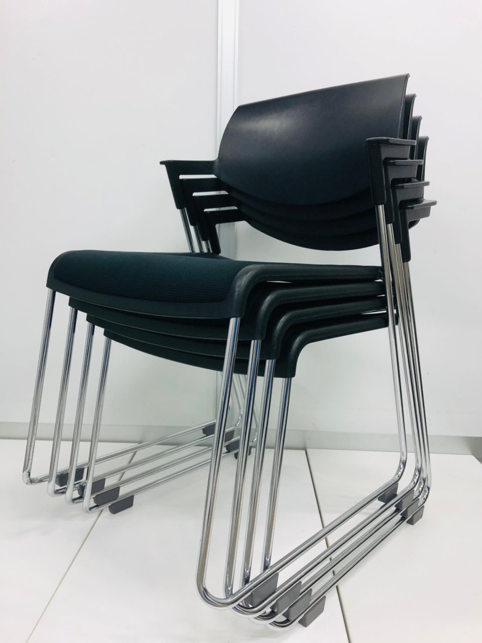 【お得な4脚セット】コクヨ製　サティオ　スタッキングチェア【キャスター無し】【重ねて収納可能】
                        サティオ 
                                    中古
            