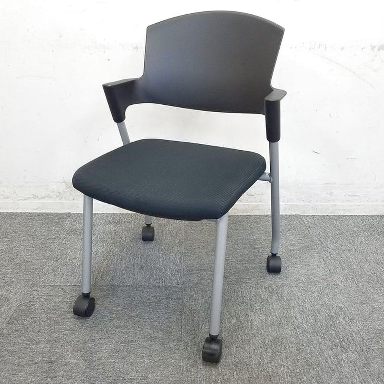 【特別特価】【10脚限定】人気定番商品入荷！中古　スタックチェア　スタッキングチェア　ミーティングチェア　コクヨ　オフィス ブラック　【在庫入替】
                        プロッティ（キャスター付） 
                                    中古
            